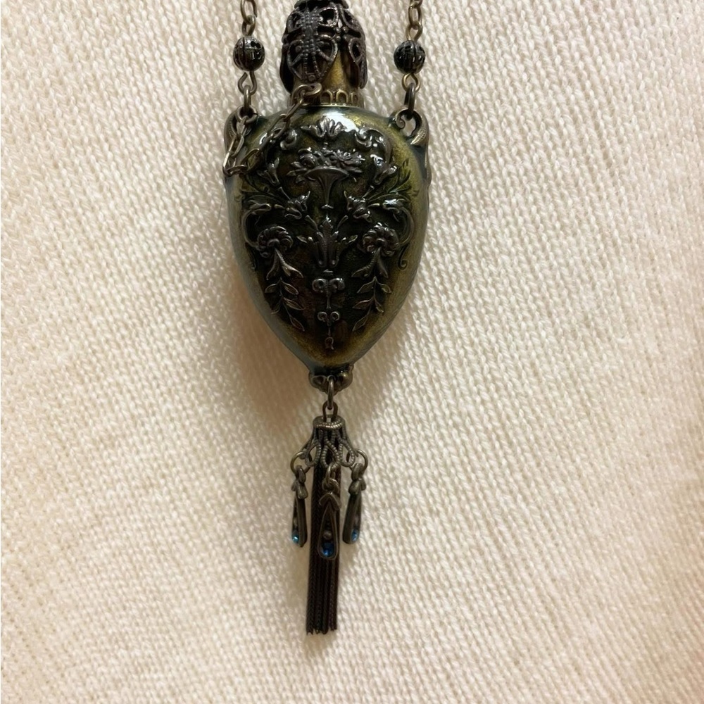 Antique Style Perfume Vessel Chain Necklace